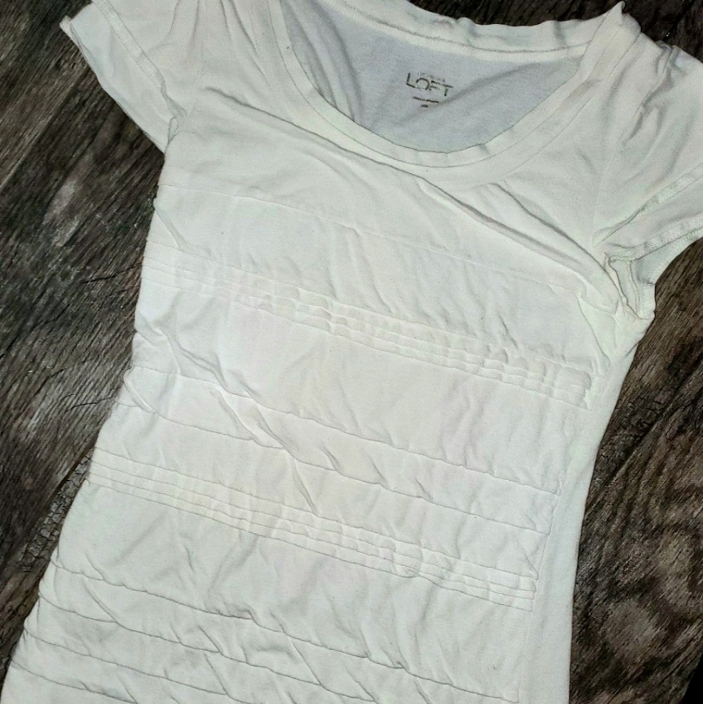 Ann Taylor LOFT Creme Ruffled Front Top XS